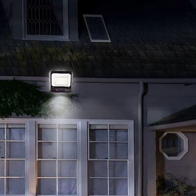 LED Solar Flood Light With Brightness Waterproof Outdoor Remote Control