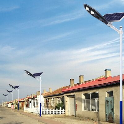Solar Street Light With Weatherproof IP65 Split Water And Dust Resistance 6-8m Pole Height